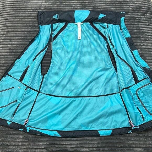 Lululemon Pack It Packable Vest Hidden Hood Blue Black Women’s Size 6 - Picture 11 of 12